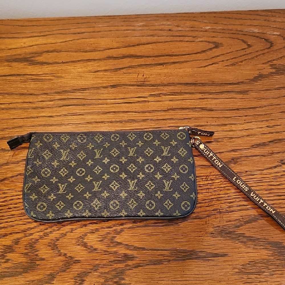 Source Unknown Black and Gold Monogram Clutch - image 2